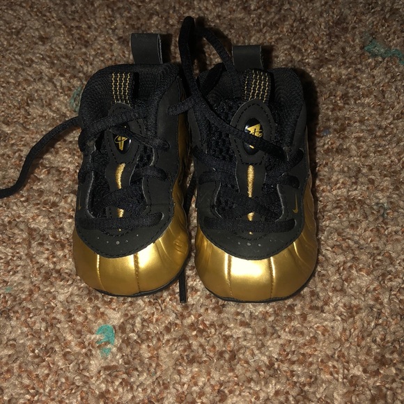 Nike Foamsite’s Gold - Picture 2 of 5